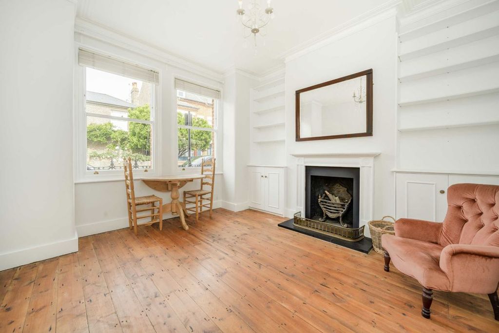 Property photo 2 of 8