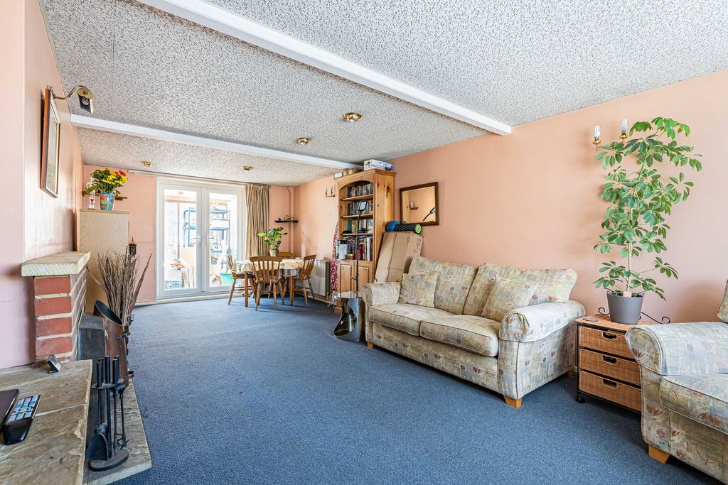 Property photo 3 of 16