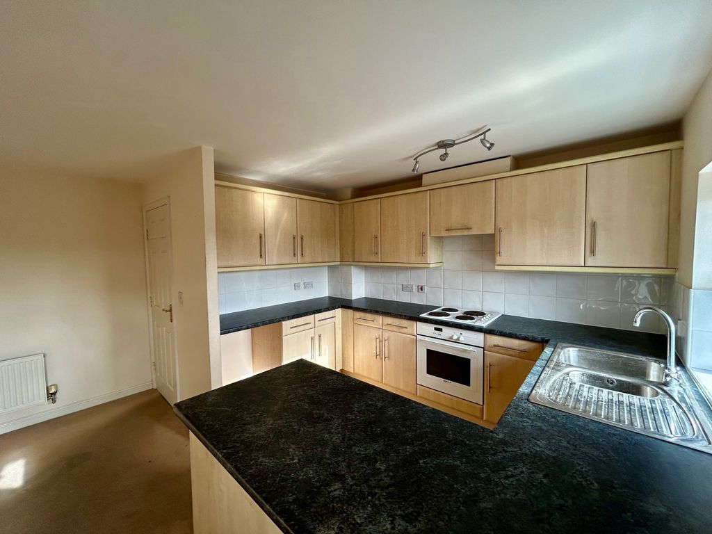 Property photo 2 of 14 Kitchen