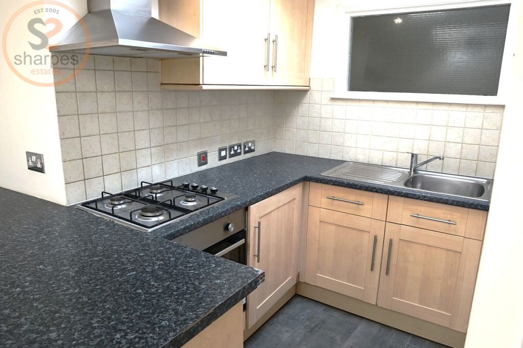 Property photo 1 of 6 5Pct-000002-P-W-5U50Q8Ahs (1)