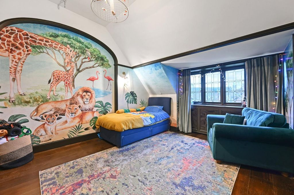 Property photo 3 of 11