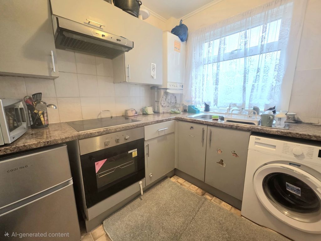 Property photo 3 of 5 4