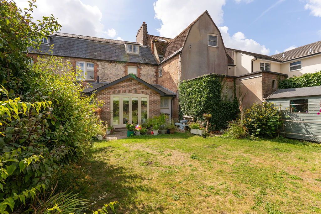 Property photo 1 of 24