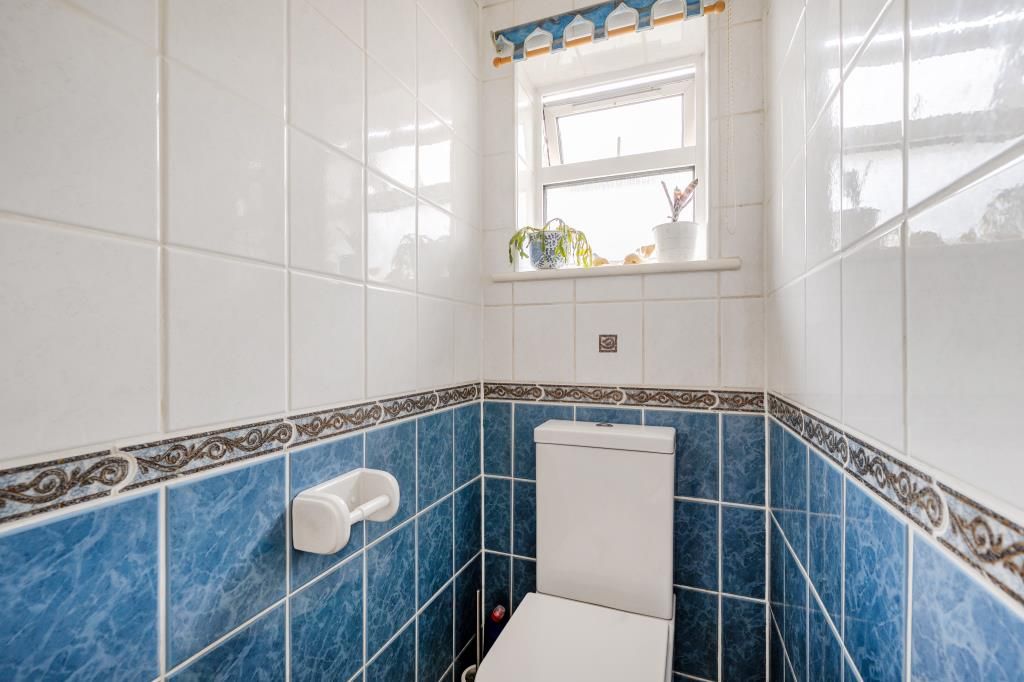 Property photo 3 of 21 Bathroom