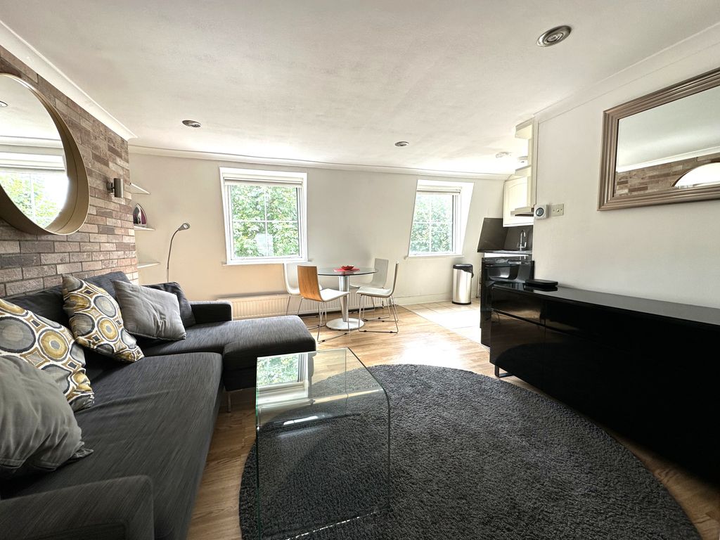 Property photo 1 of 11 Img_4032