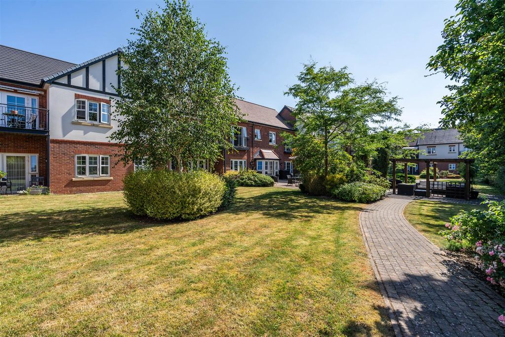 Property photo 1 of 18 Ravenshaw Court_3.Jpg