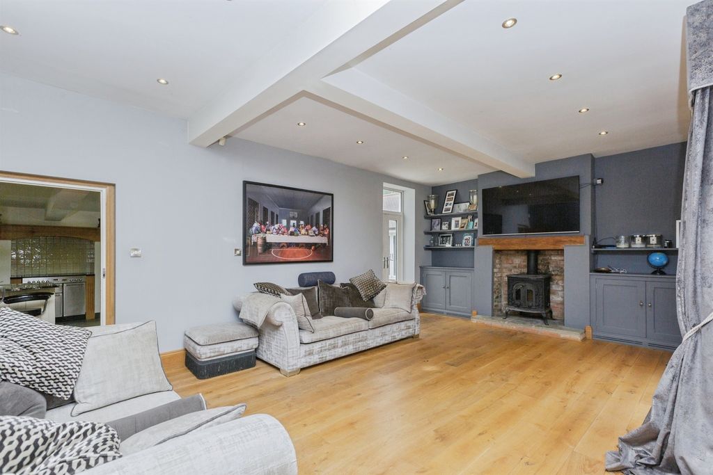 Property photo 3 of 21