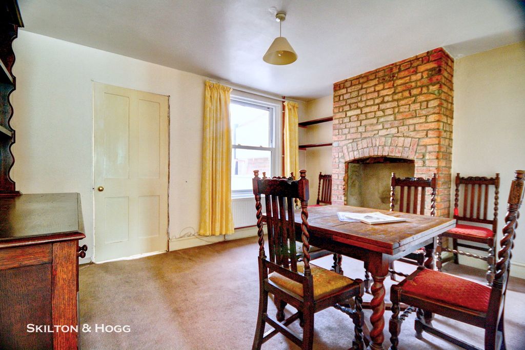 Property photo 3 of 14