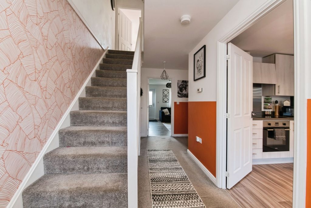 Property photo 2 of 16 Pbox-Img.Jpg