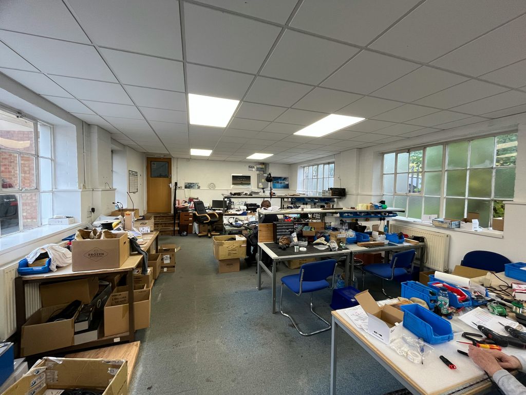 Property photo 2 of 17 20251010_132701545_Ios.Jpg