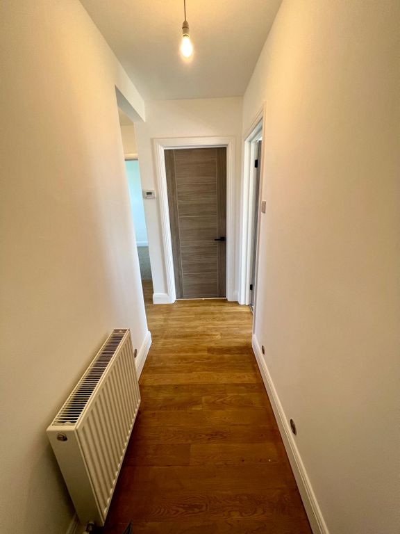 Property photo 2 of 9 Hallway