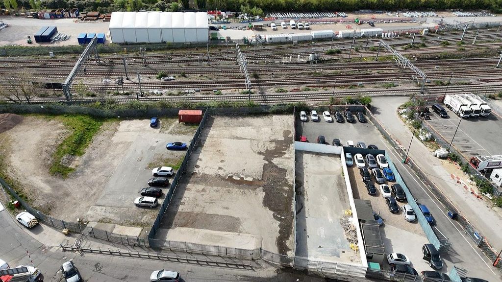 Property photo 3 of 4 Canal Way Compound 2 3.Jpeg