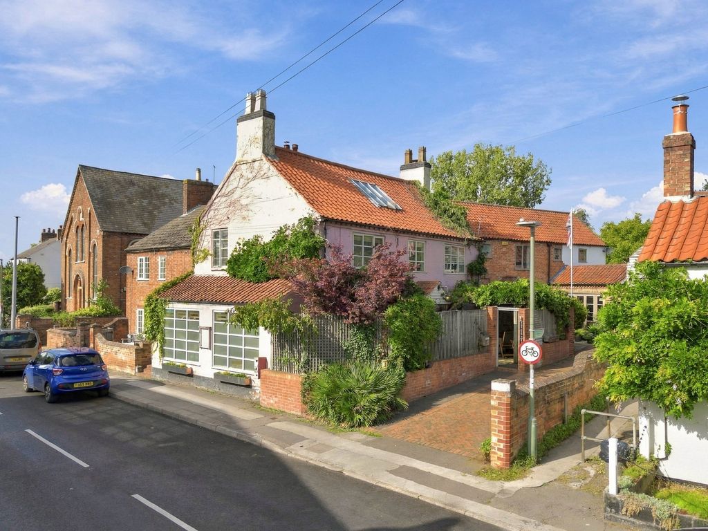 Property photo 1 of 35
