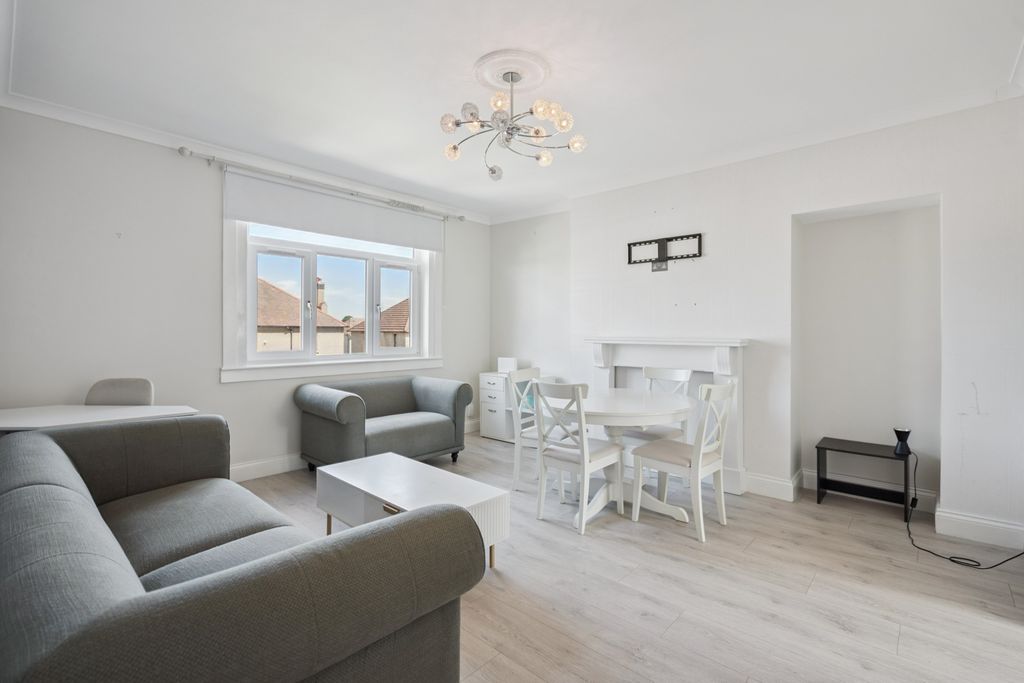 Property photo 3 of 12 3