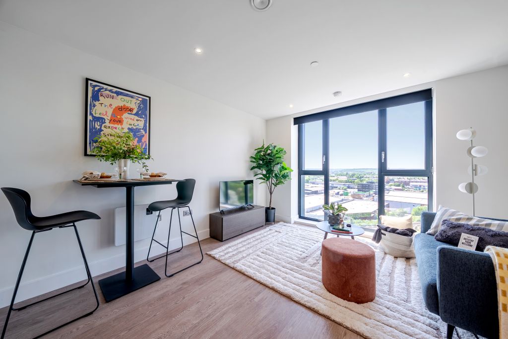 Property photo 1 of 6