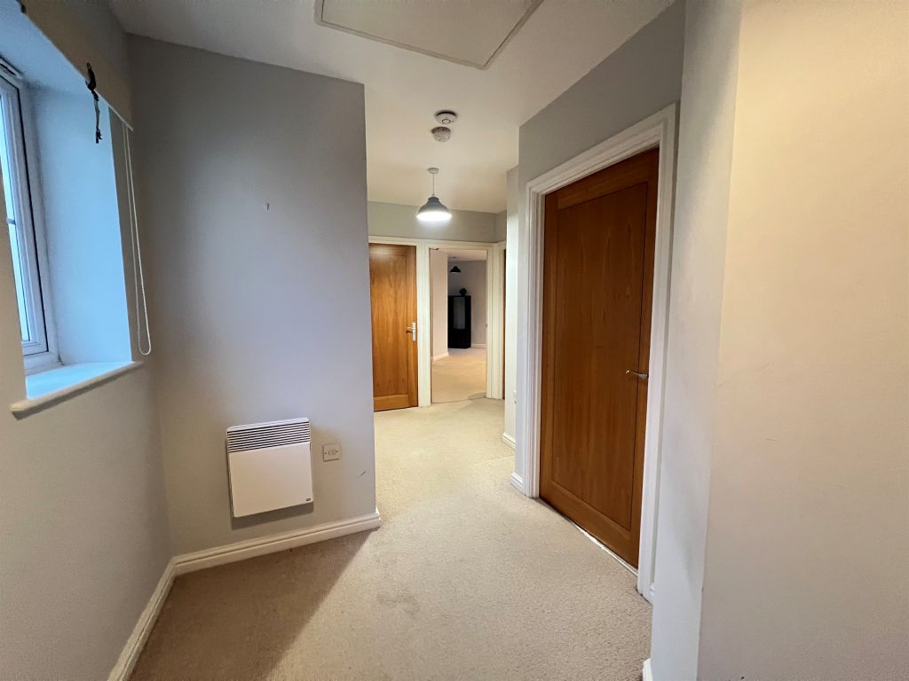 Property photo 2 of 14 Hall