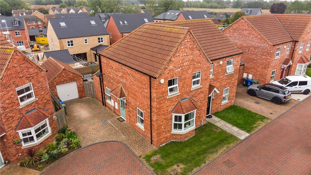 Property photo 1 of 37 Picture No. 46