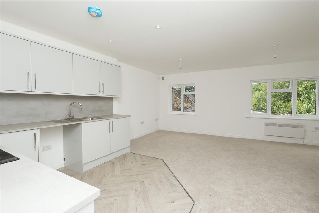 Property photo 3 of 12 Kitchen