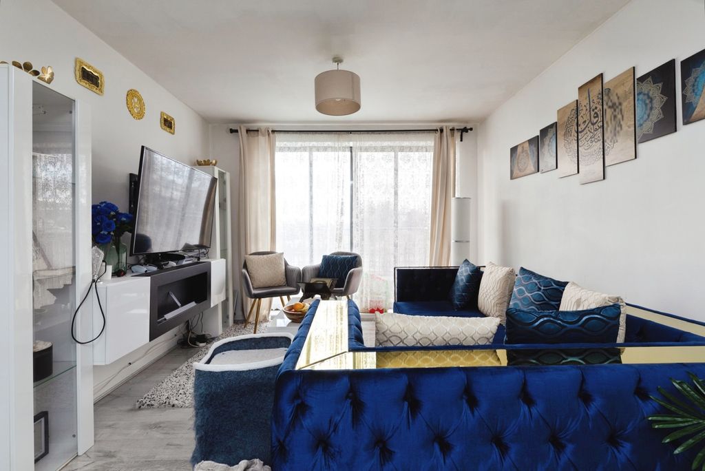 Property photo 3 of 15 Pbox-Img.Jpg