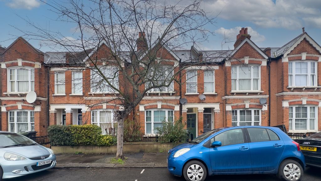 Property photo 1 of 14 Flat A, 102 Midmoor Road, Balham, London, Sw12 0Et