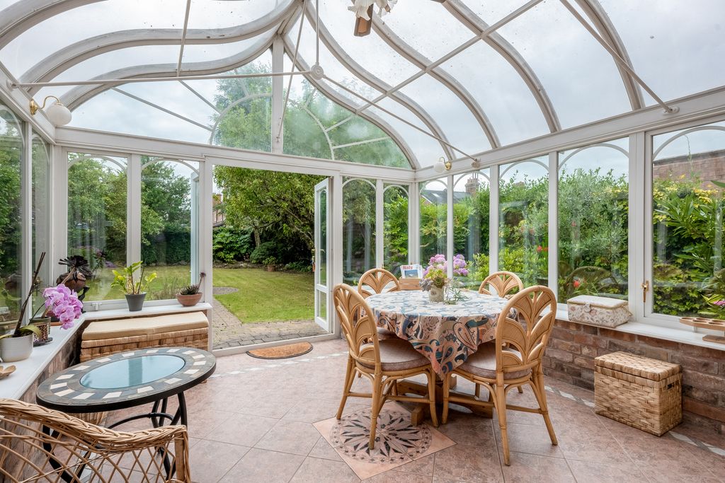 Property photo 3 of 37 Garden Room