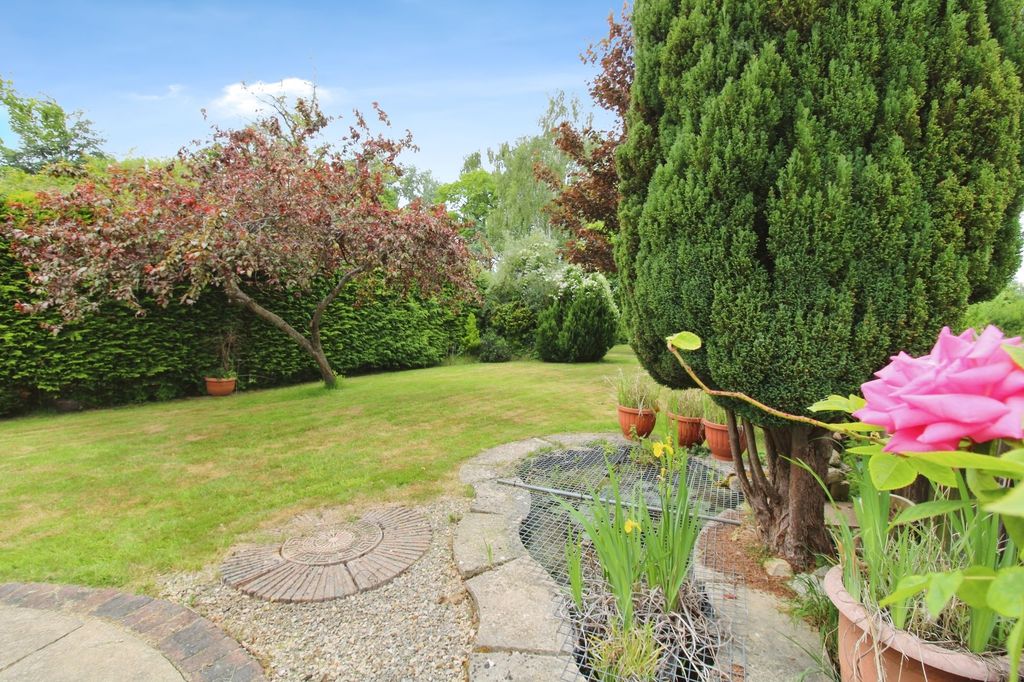 Property photo 3 of 23