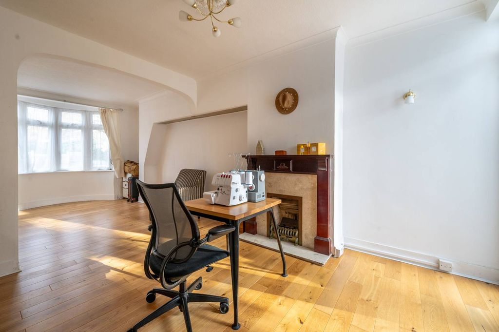 Property photo 3 of 9