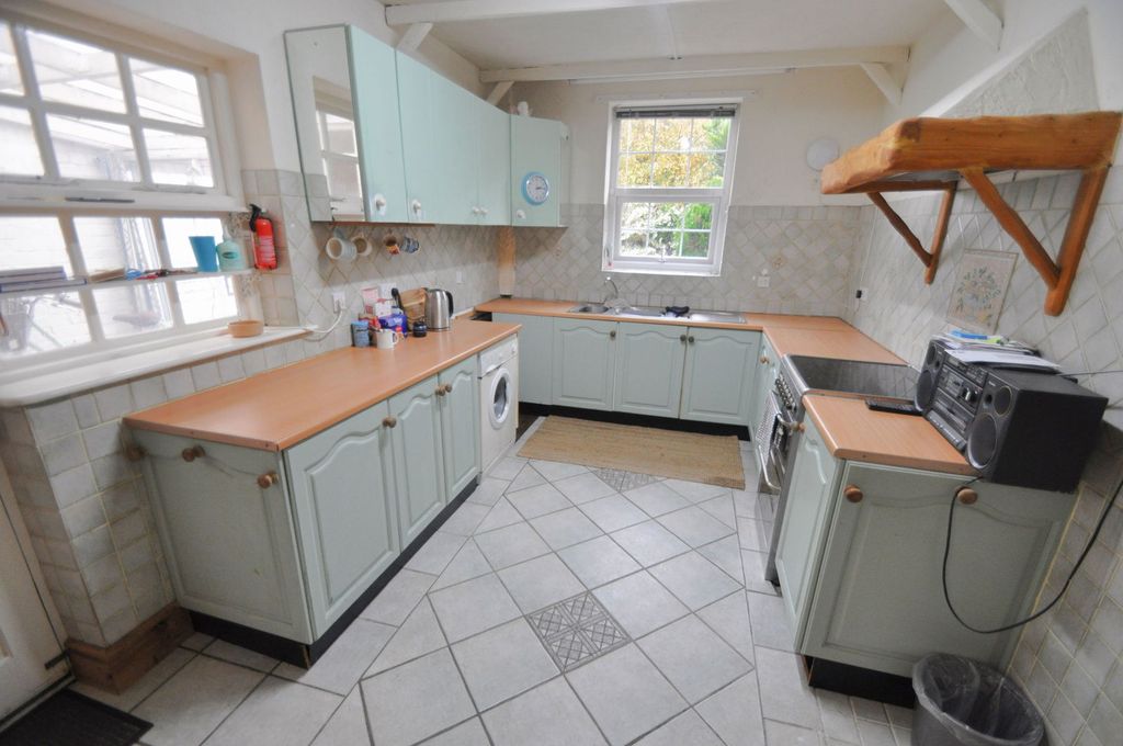 Property photo 3 of 42