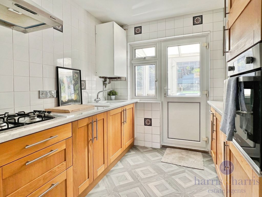 Property photo 3 of 18 Pbox-Img.Jpg