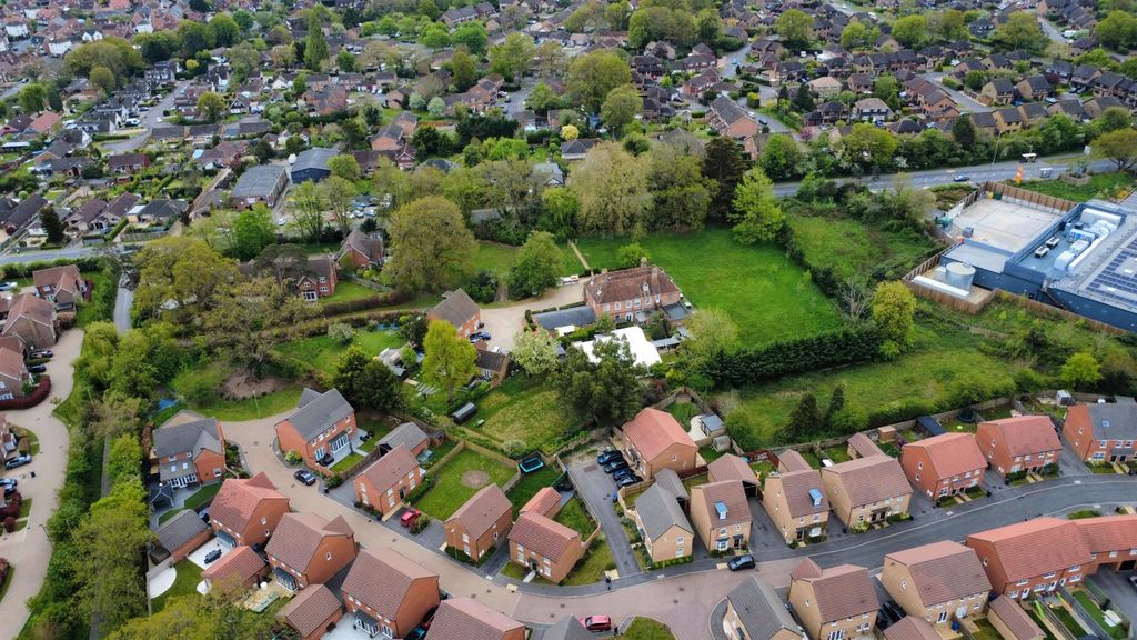 Additional image 28 of 3 bed detached house for saleWebb Close, Hook RG27