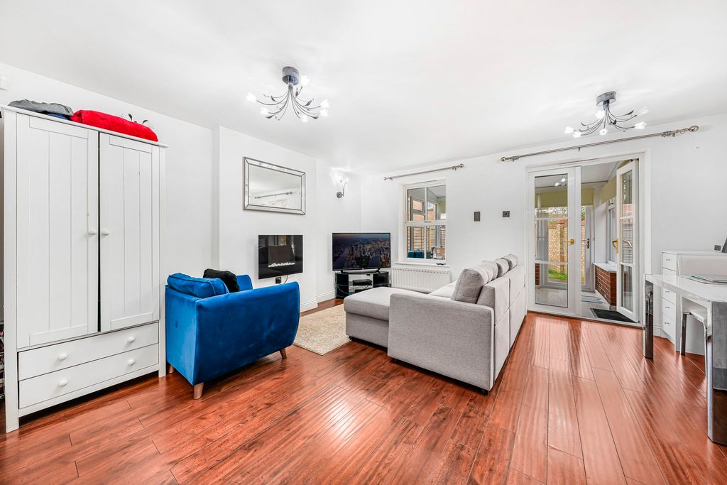 Property photo 3 of 27