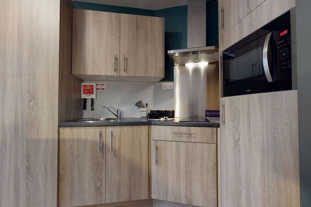 Property photo 2 of 30 Kitchen