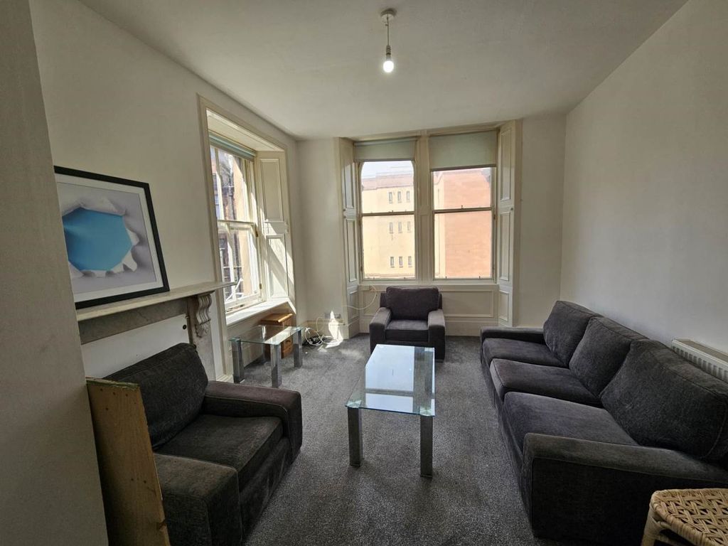 Property photo 2 of 7 1000097724