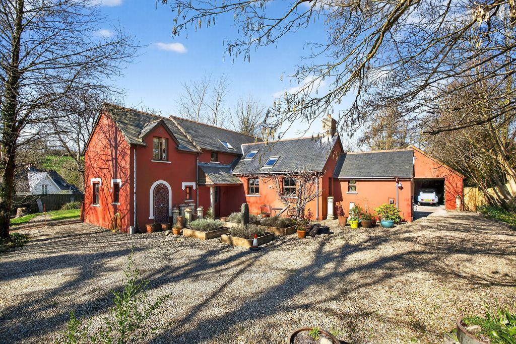 Property photo 1 of 21 Front View