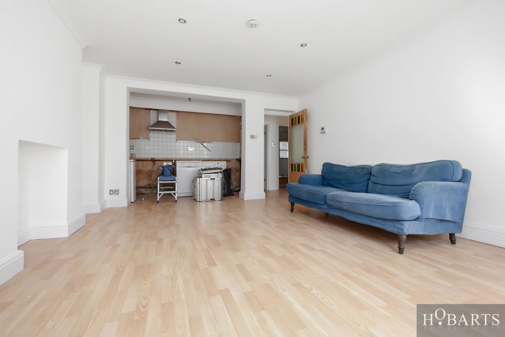 Property photo 3 of 13 Gallery