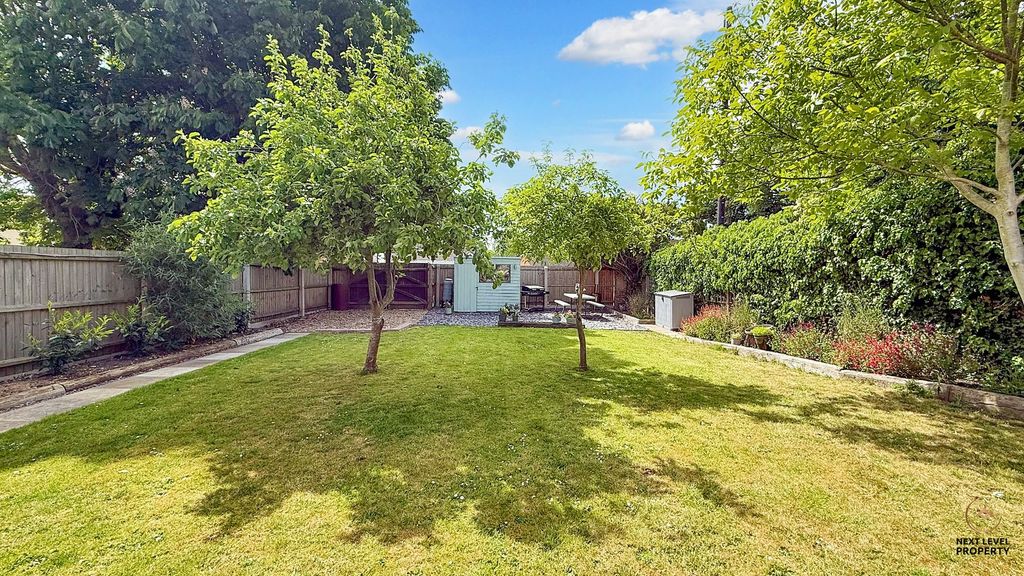 Property photo 2 of 28