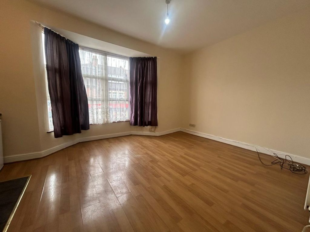 Property photo 1 of 4