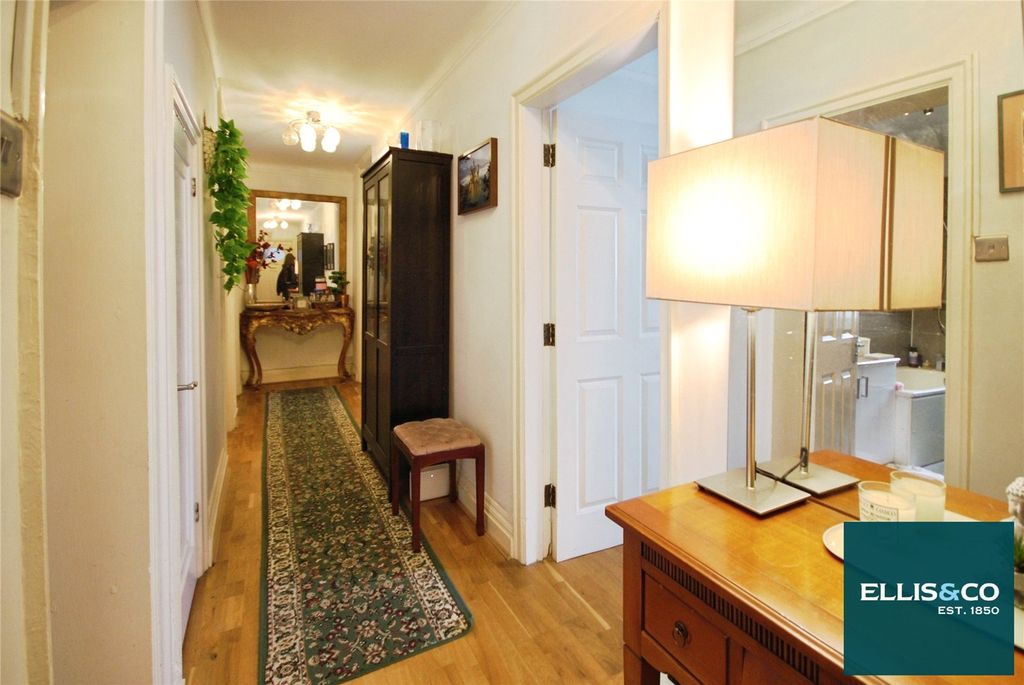 Property photo 3 of 13 Picture No. 17