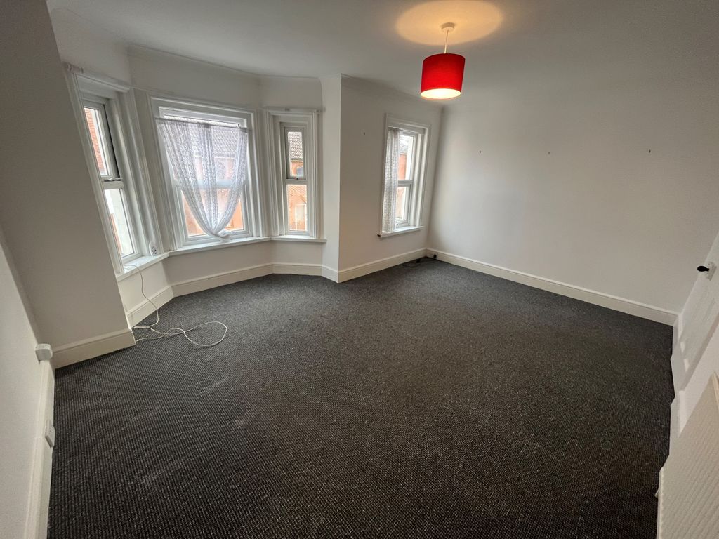 Property photo 3 of 7 7