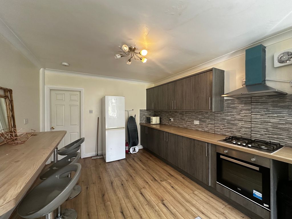 Property photo 3 of 10 Image