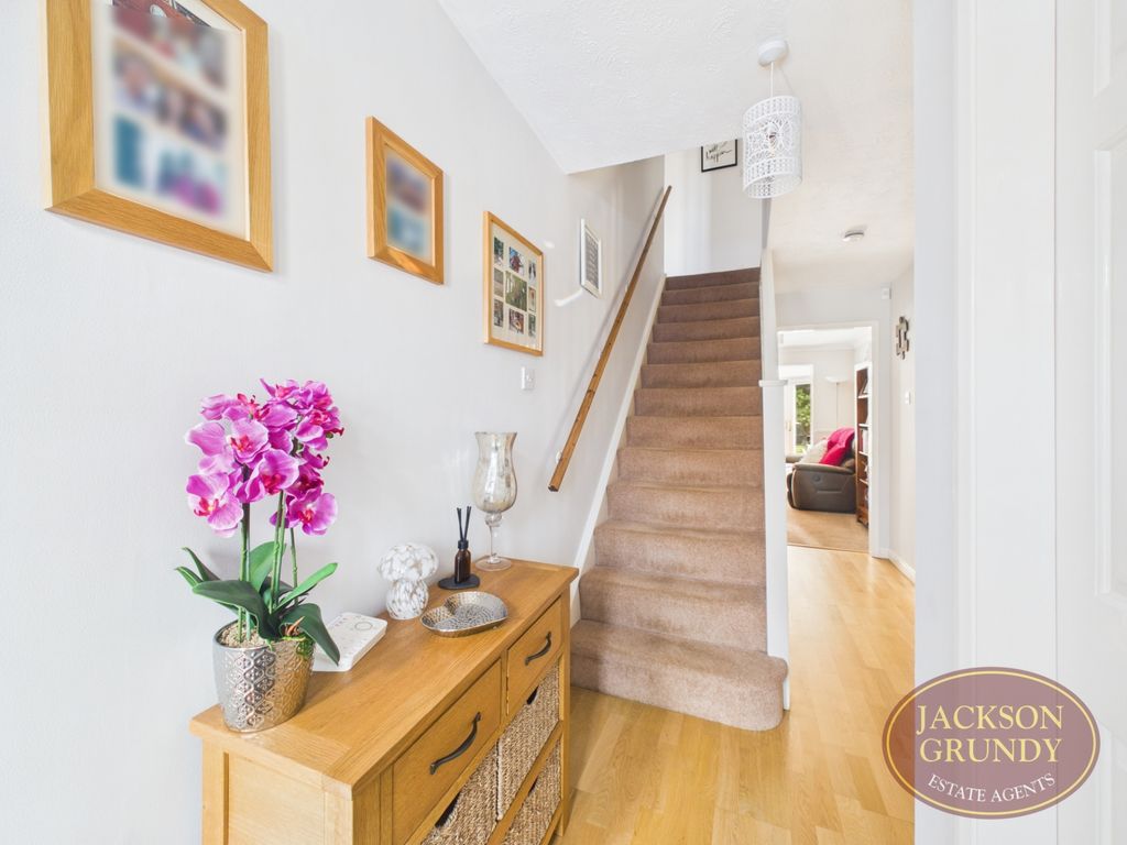 Property photo 2 of 21 Limefields Way
