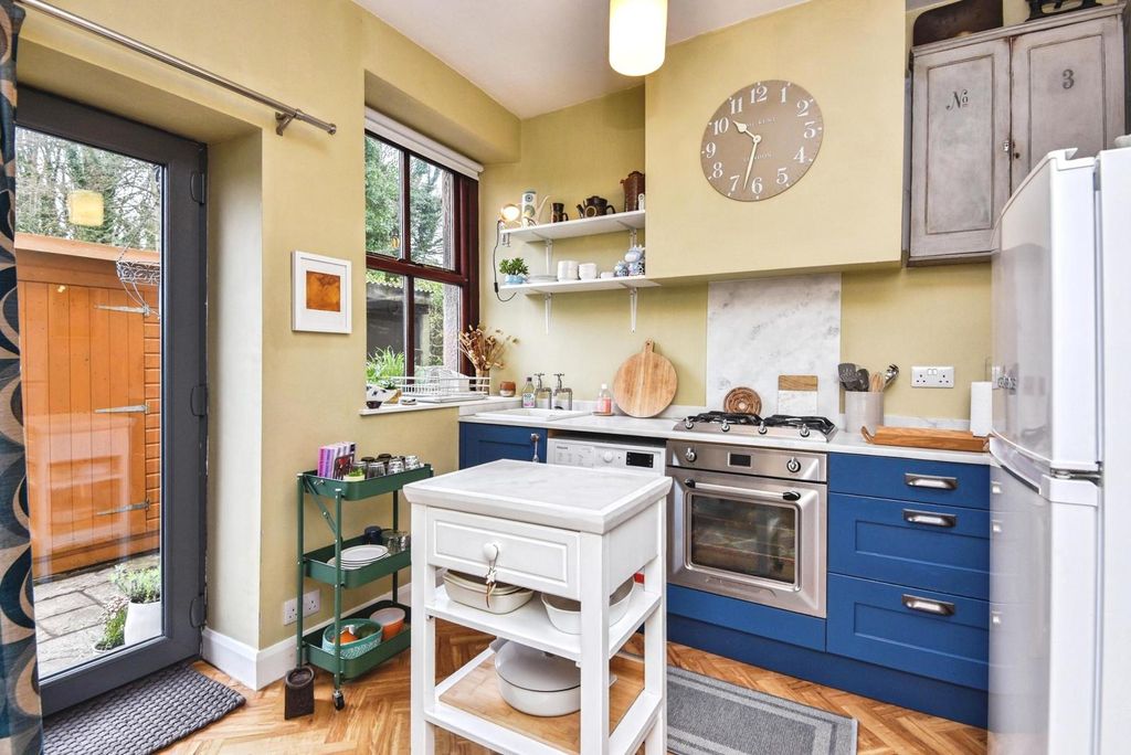 Property photo 2 of 22 Kitchen