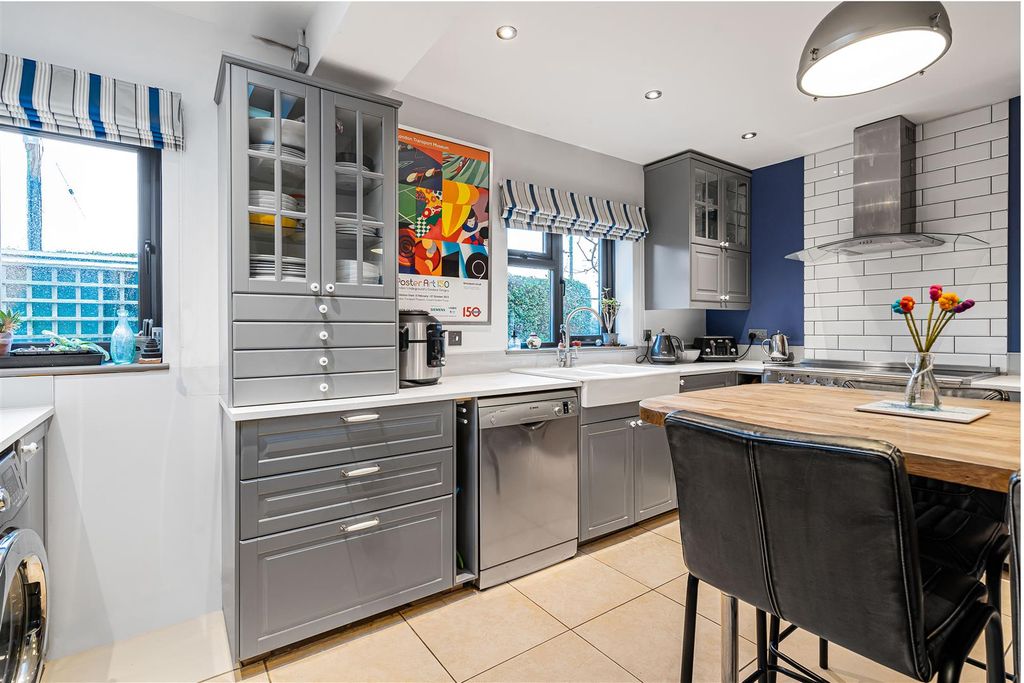 Property photo 3 of 47 Candlemas Kitchen.Jpg