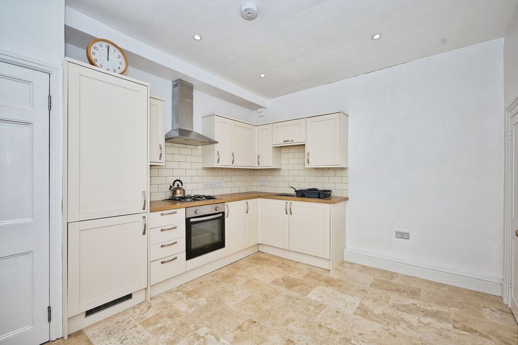 Property photo 2 of 17 Pbox-Img.Jpg