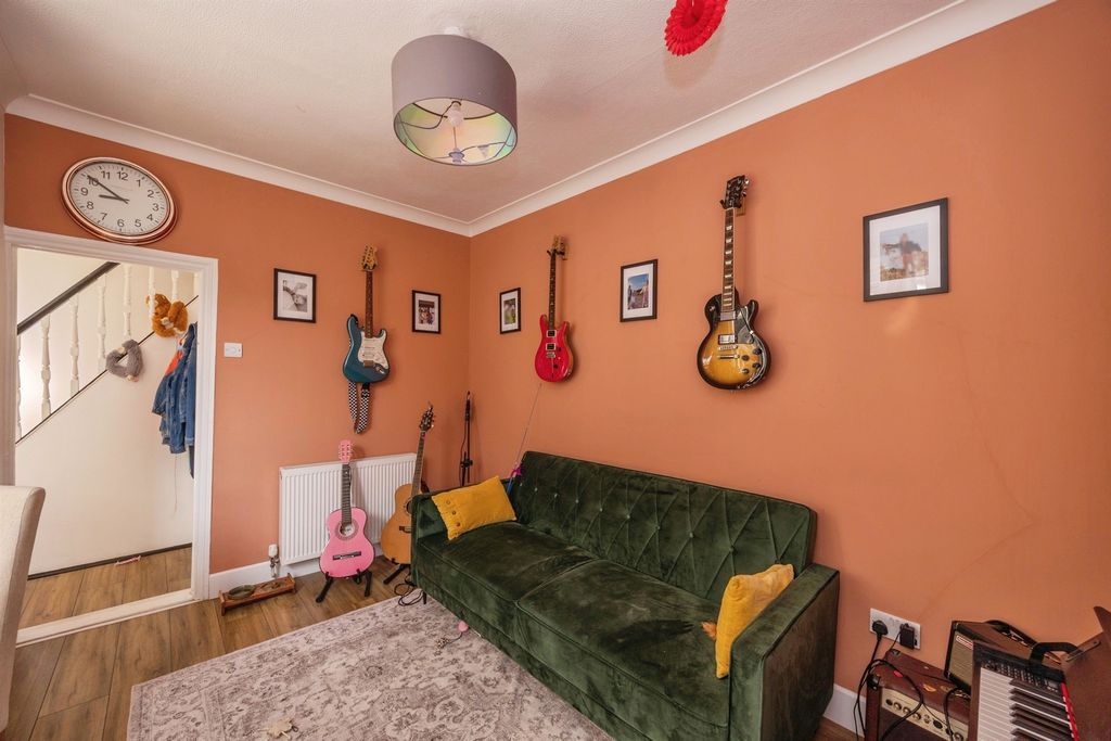 Property photo 3 of 18