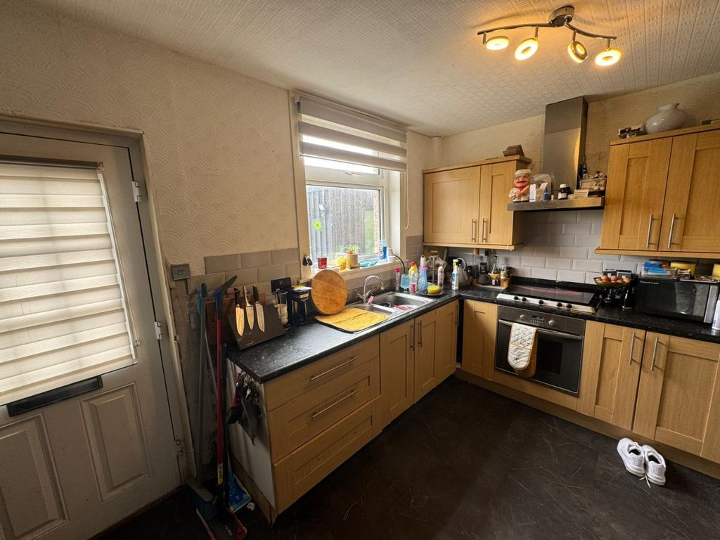 Property photo 2 of 29