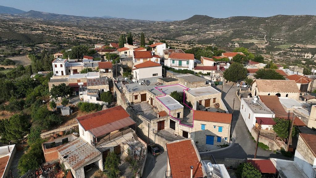 Property photo 1 of 18