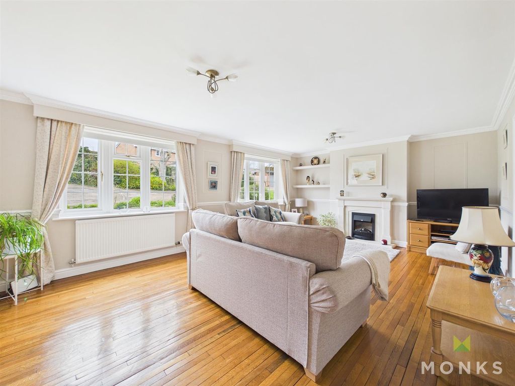 Property photo 3 of 22 Cam01420G0-Pr0859-Still010.Jpg