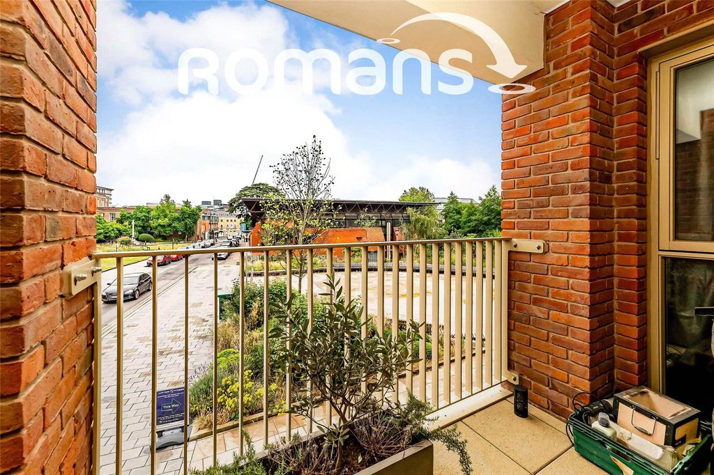 Property photo 2 of 12 5