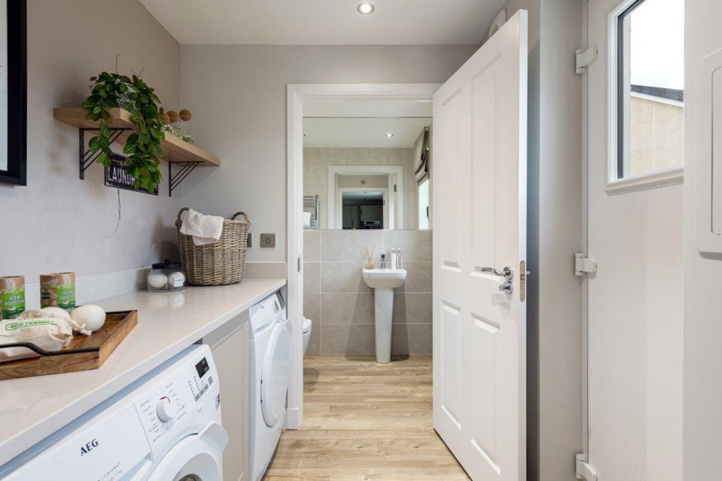 Property photo 3 of 10 Utility Room In 4 Bed Detached Home